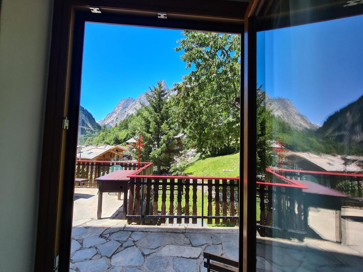 Hotel Dente Del Gigante Courmayeur Exteriör bild