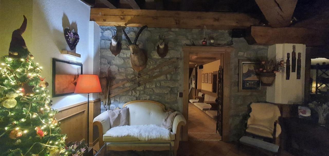 Hotel Dente Del Gigante Courmayeur Exteriör bild