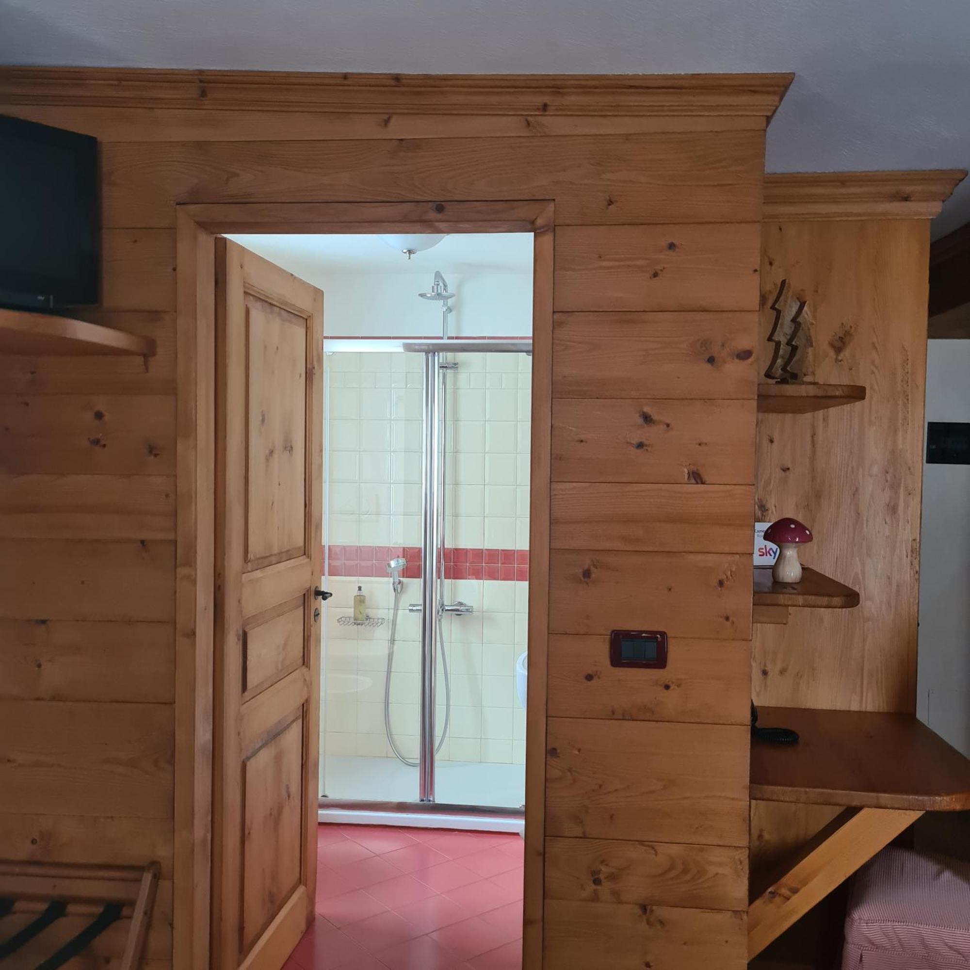 Hotel Dente Del Gigante Courmayeur Exteriör bild