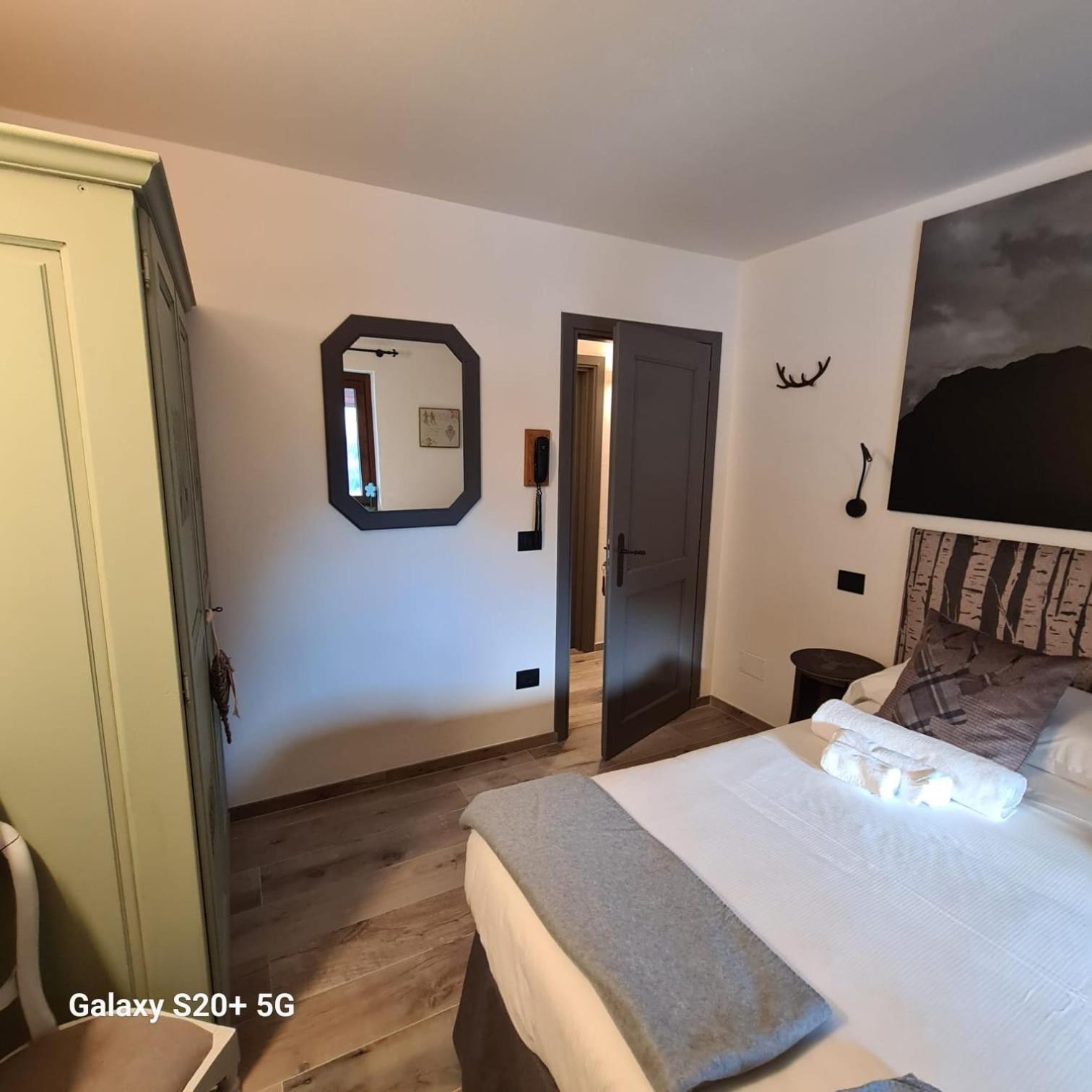 Hotel Dente Del Gigante Courmayeur Exteriör bild
