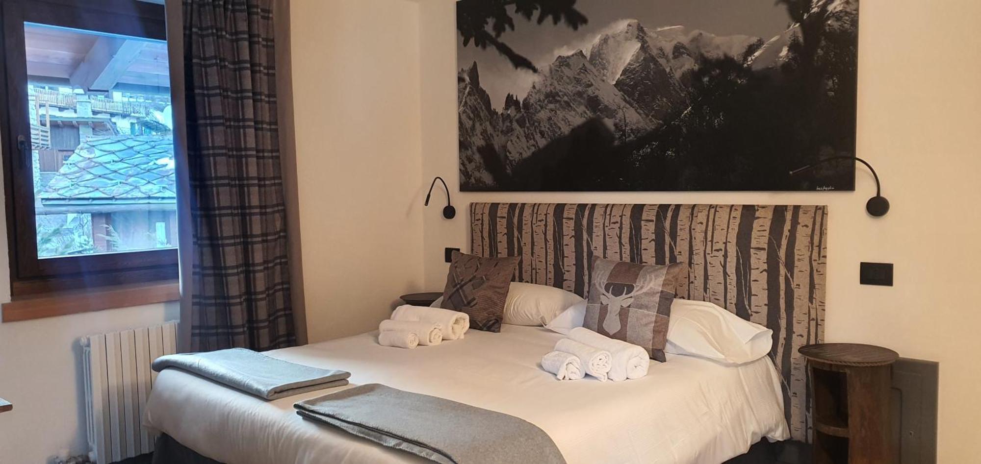 Hotel Dente Del Gigante Courmayeur Exteriör bild