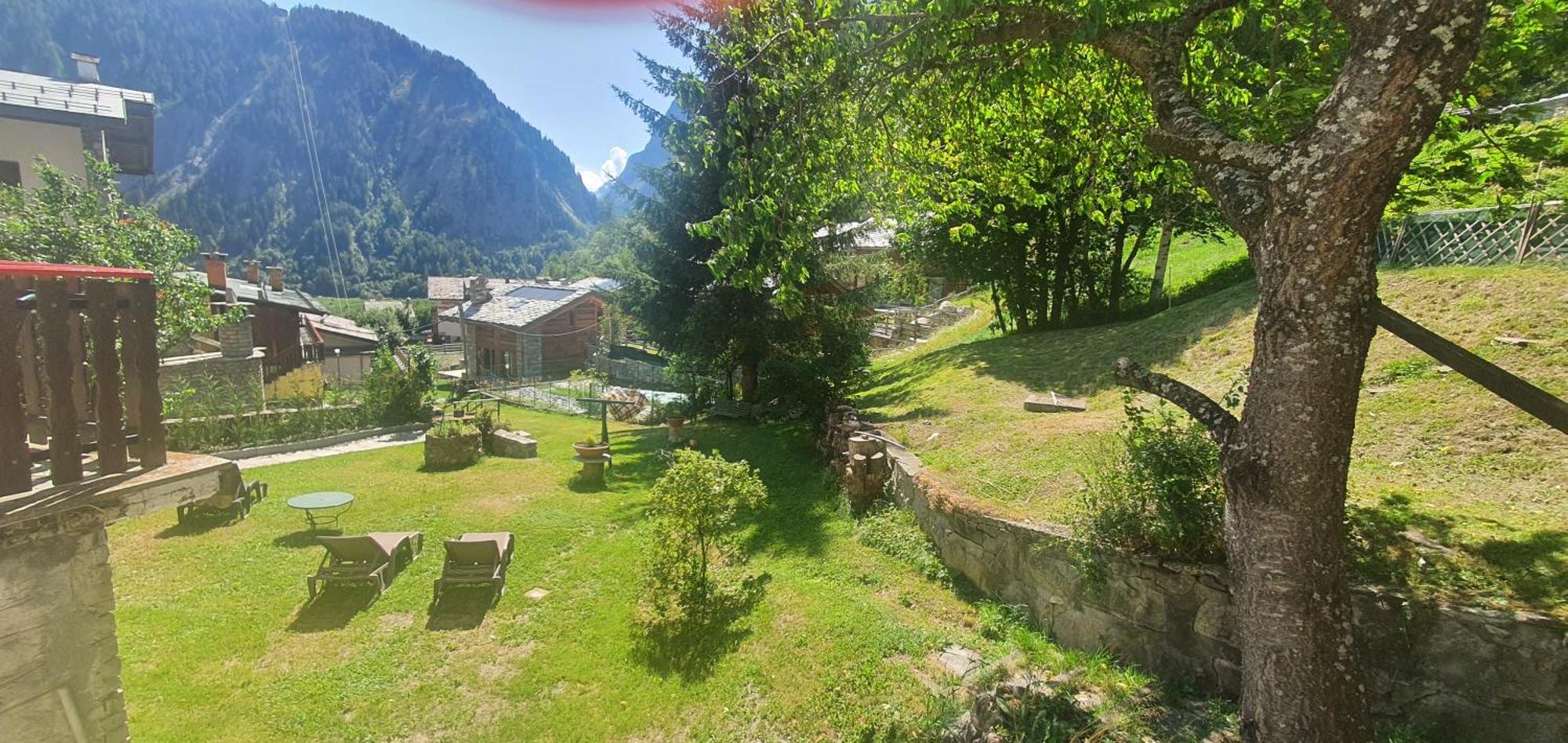 Hotel Dente Del Gigante Courmayeur Exteriör bild