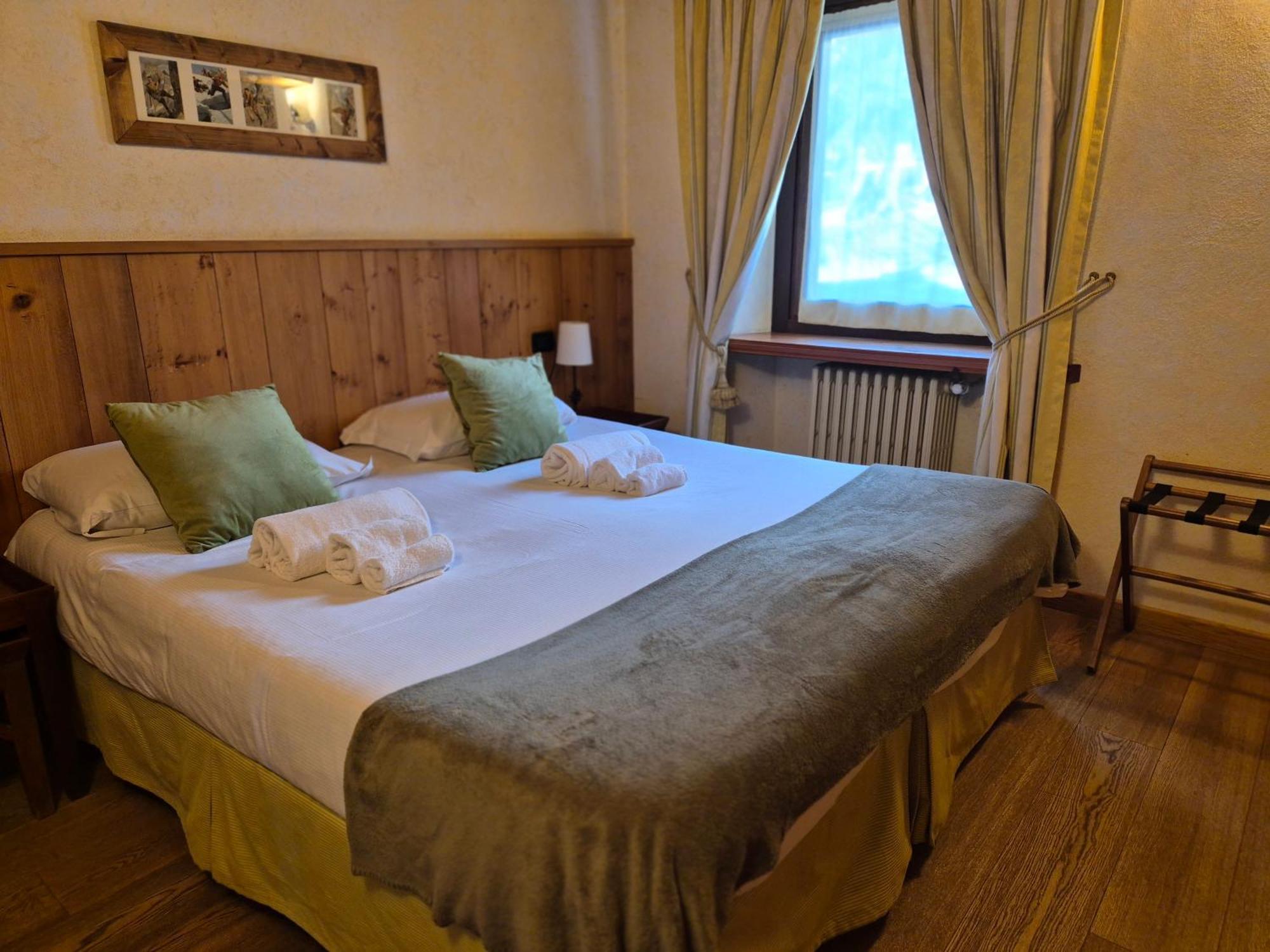 Hotel Dente Del Gigante Courmayeur Exteriör bild