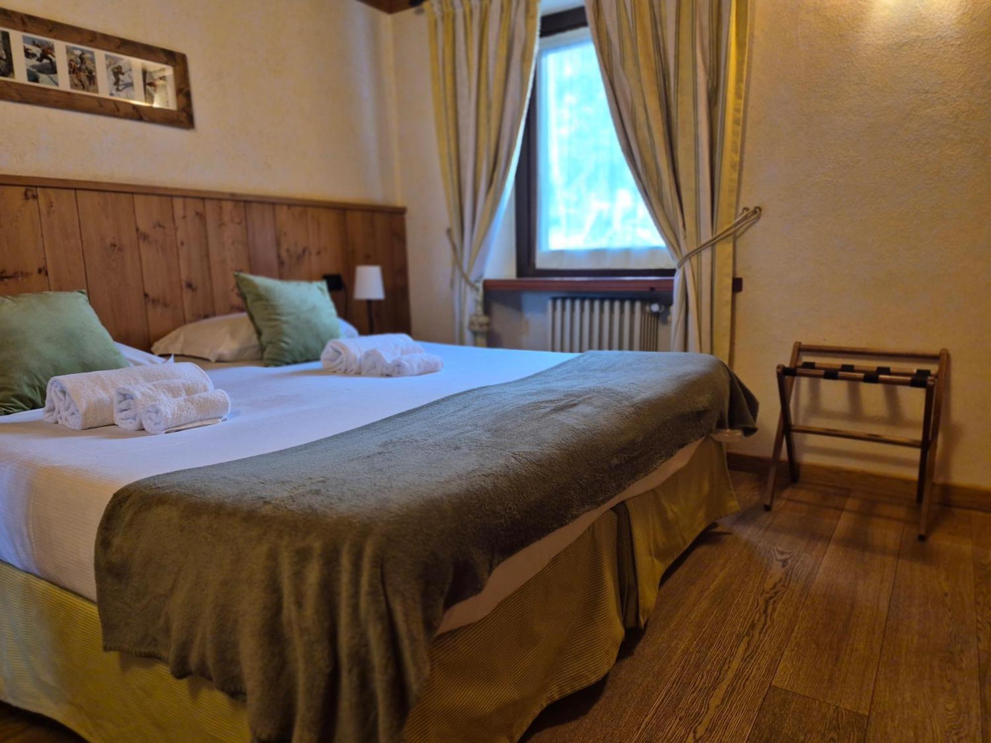 Hotel Dente Del Gigante Courmayeur Exteriör bild