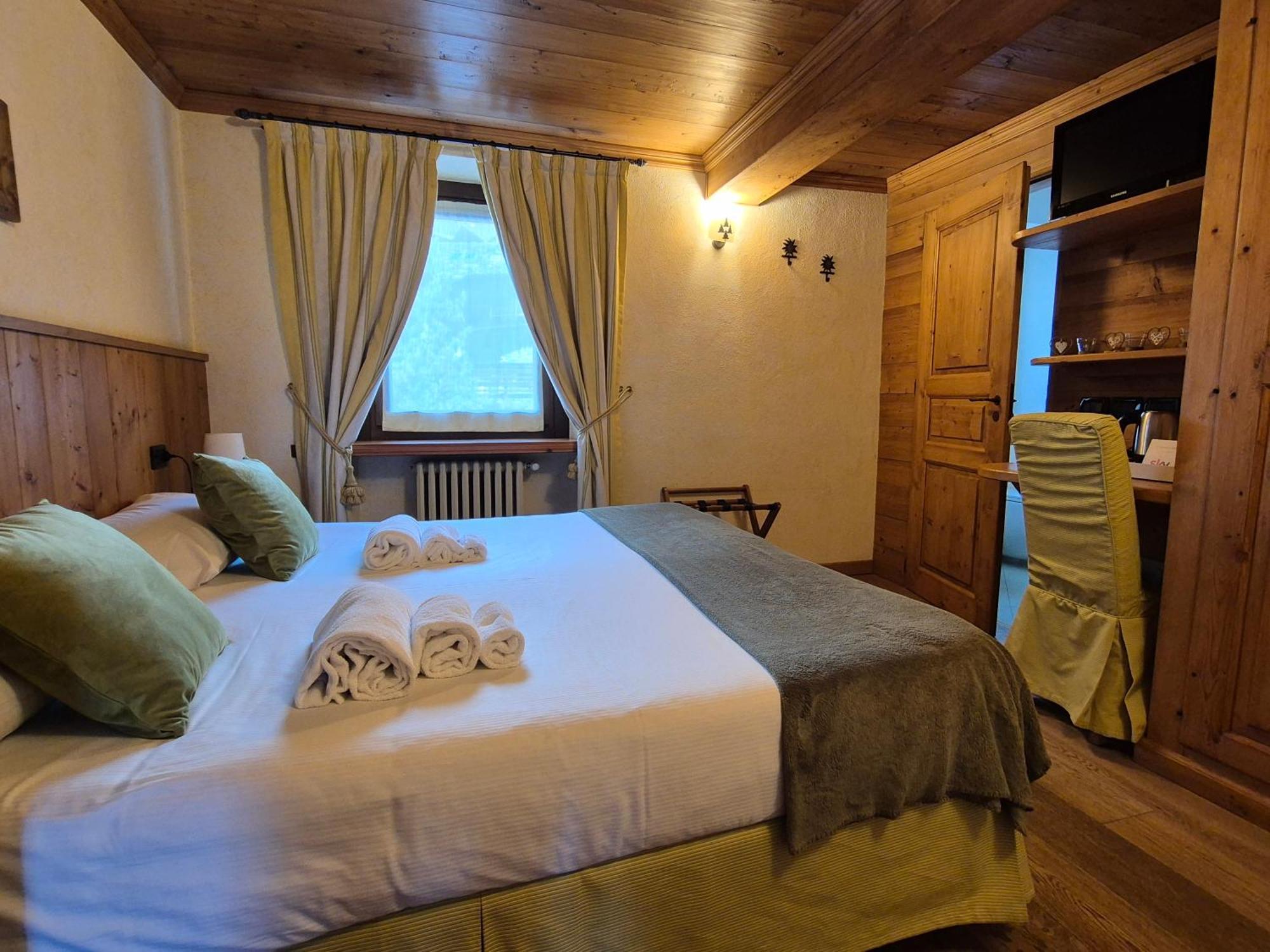Hotel Dente Del Gigante Courmayeur Exteriör bild