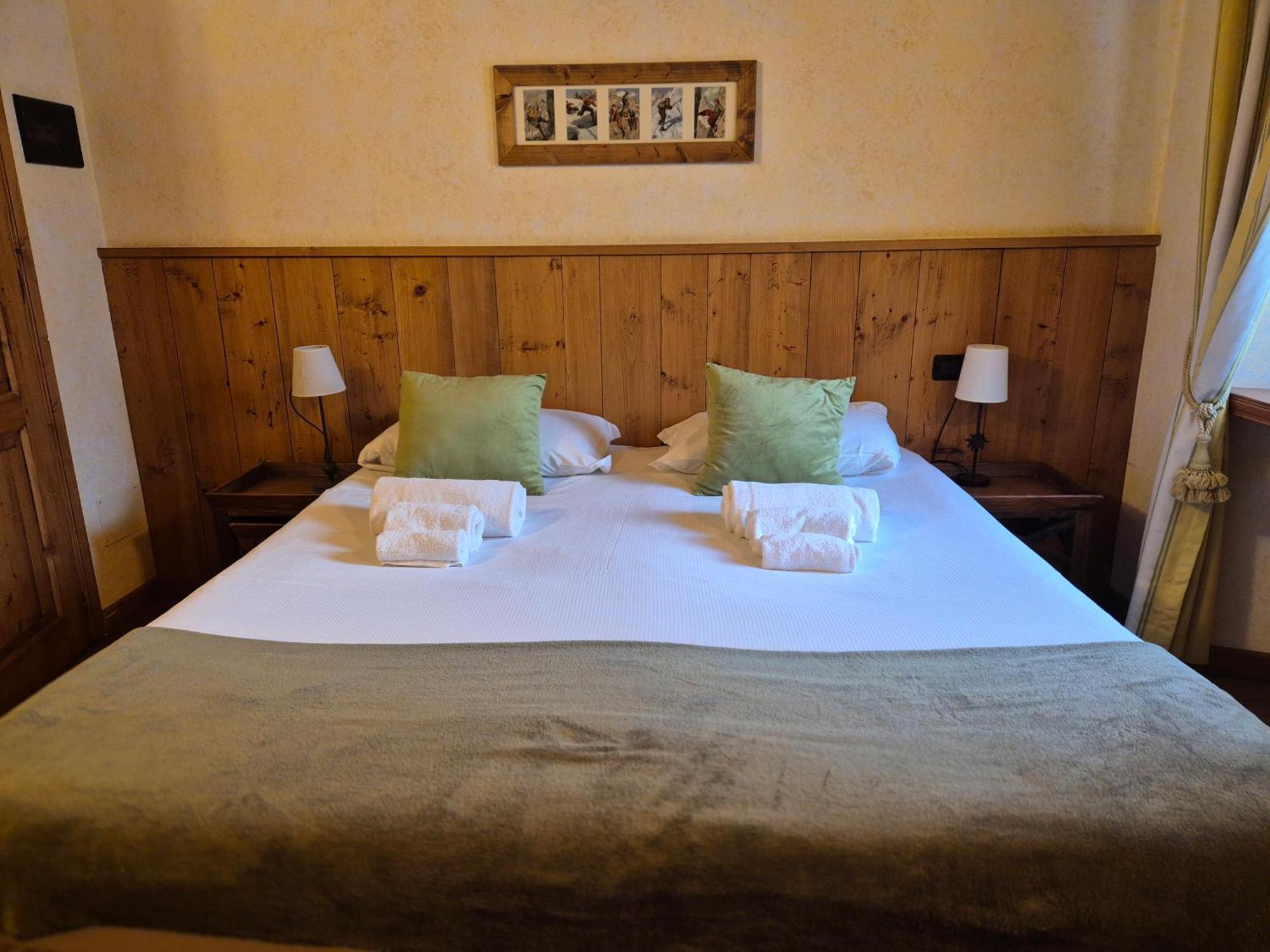 Hotel Dente Del Gigante Courmayeur Exteriör bild