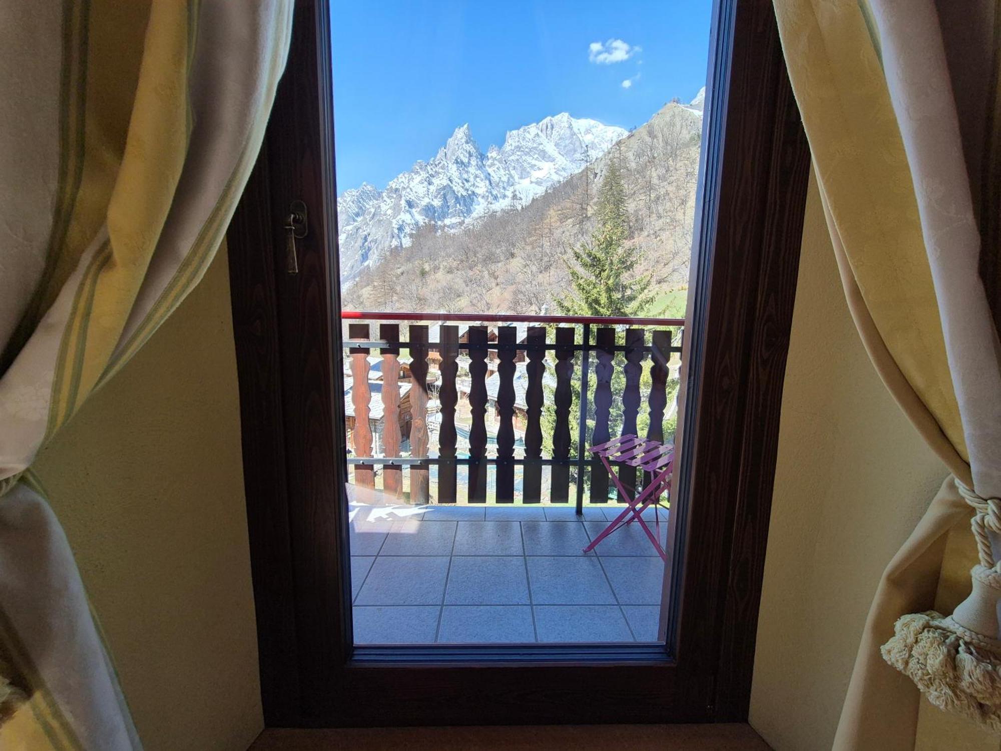 Hotel Dente Del Gigante Courmayeur Exteriör bild