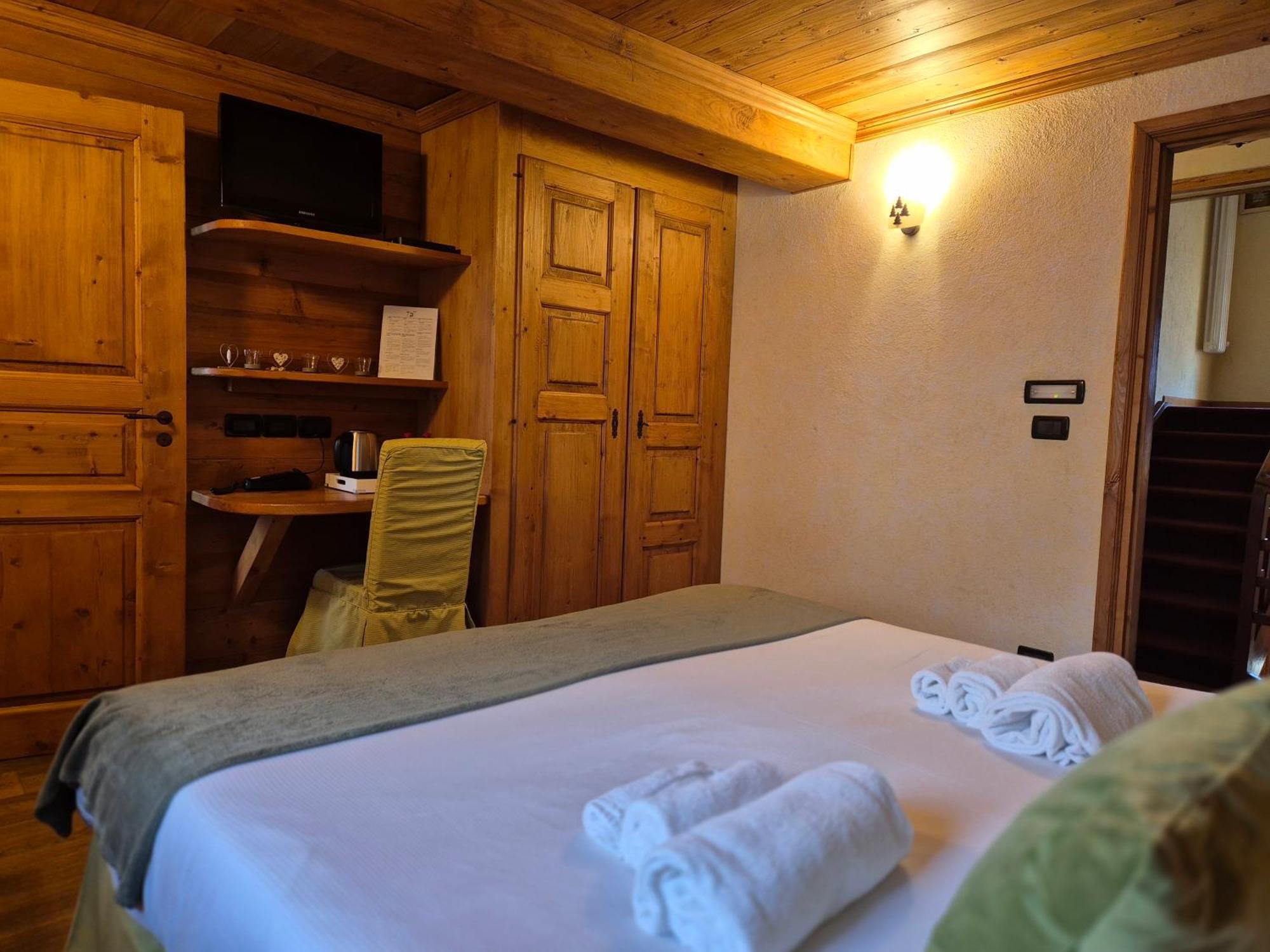 Hotel Dente Del Gigante Courmayeur Exteriör bild