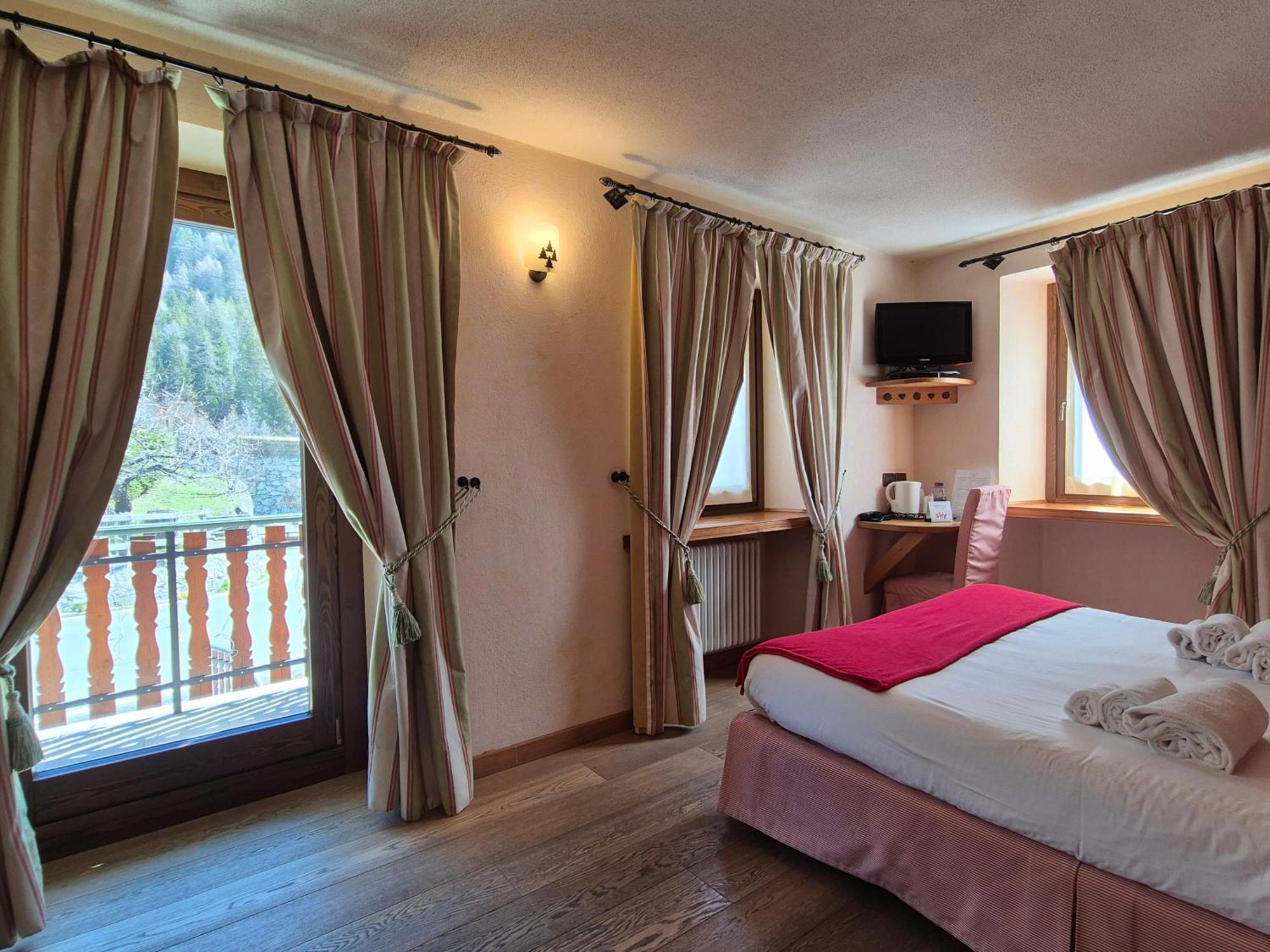 Hotel Dente Del Gigante Courmayeur Exteriör bild
