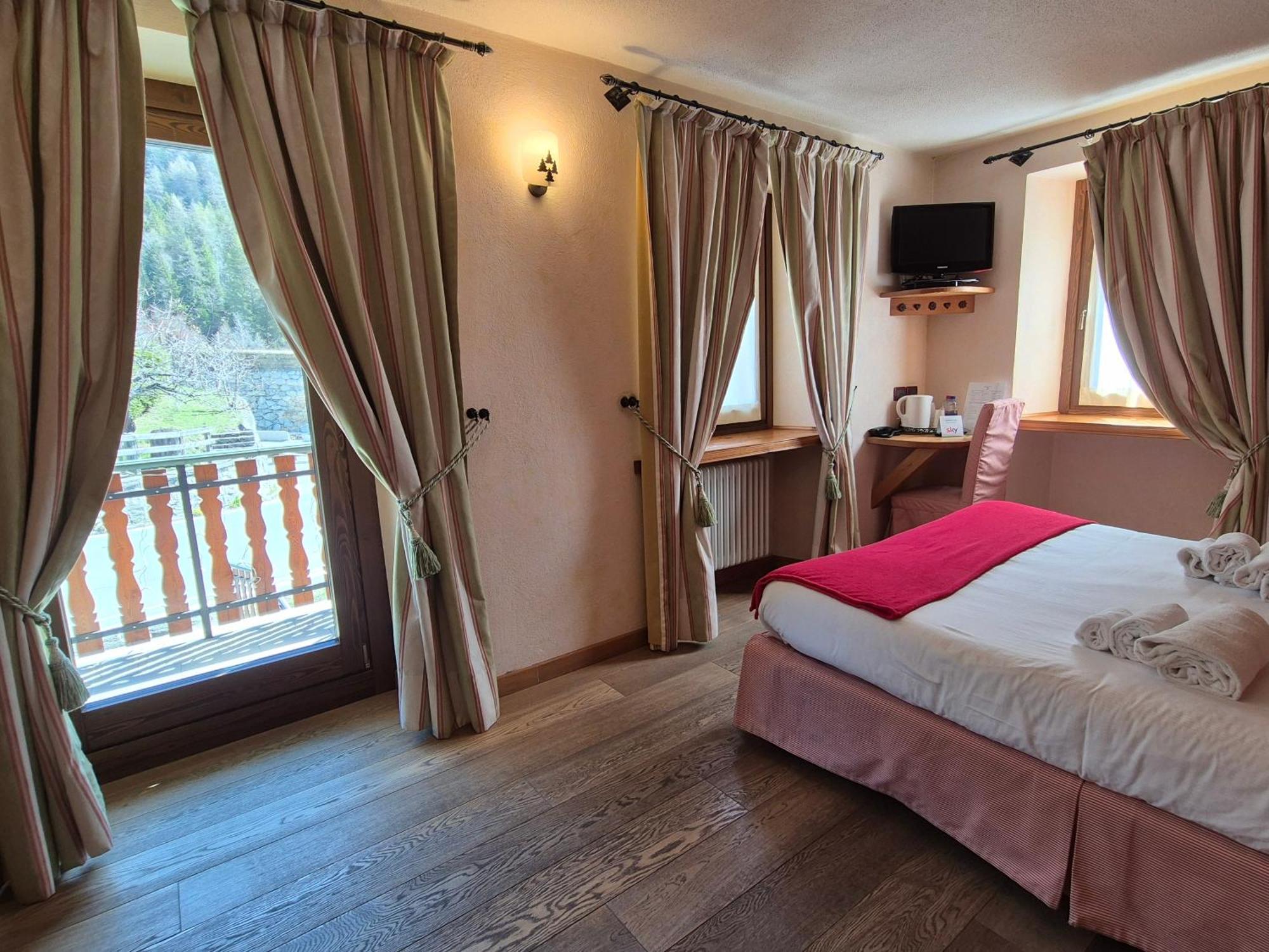 Hotel Dente Del Gigante Courmayeur Exteriör bild
