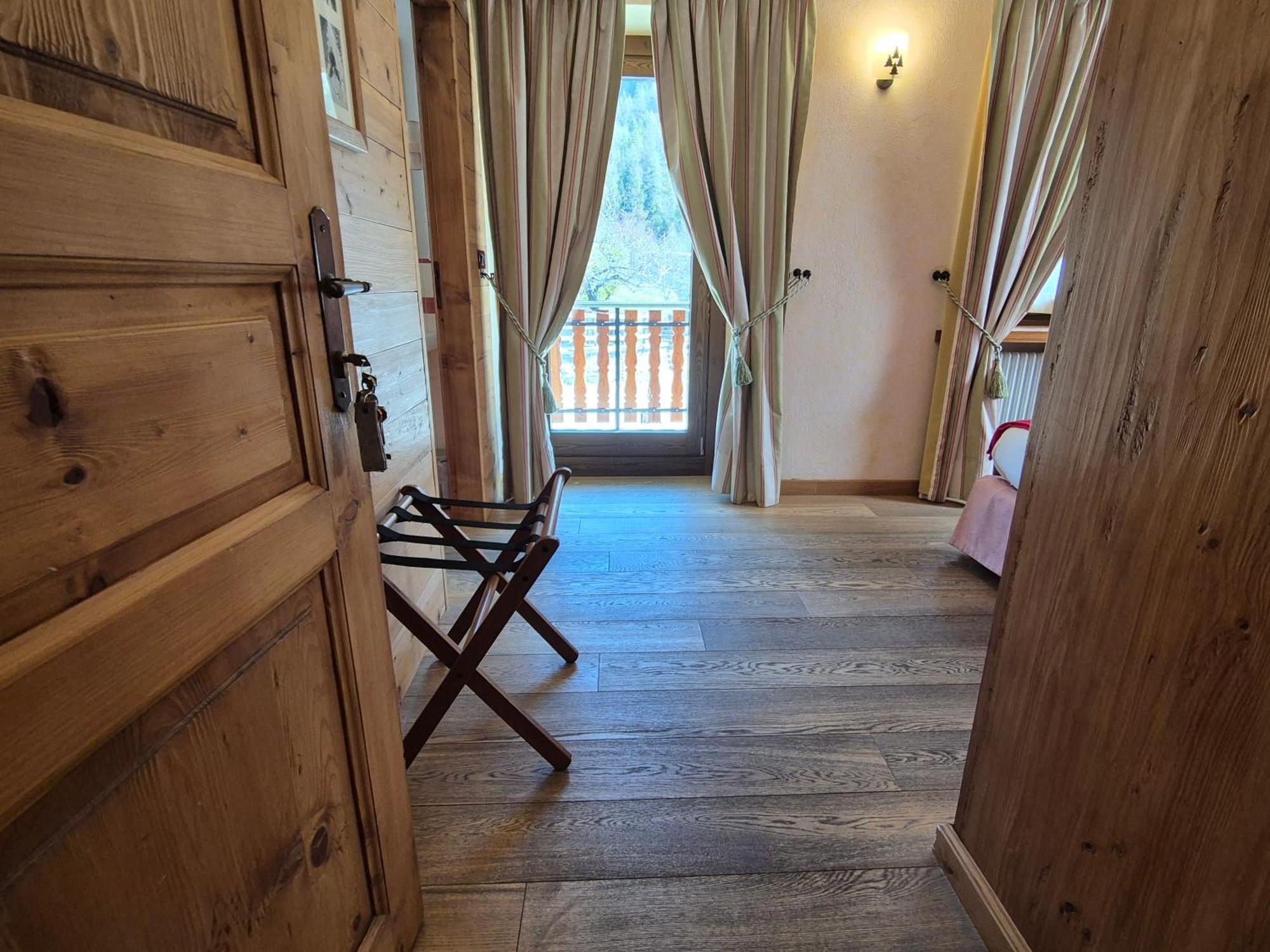 Hotel Dente Del Gigante Courmayeur Exteriör bild