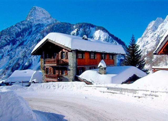 Hotel Dente Del Gigante Courmayeur Exteriör bild